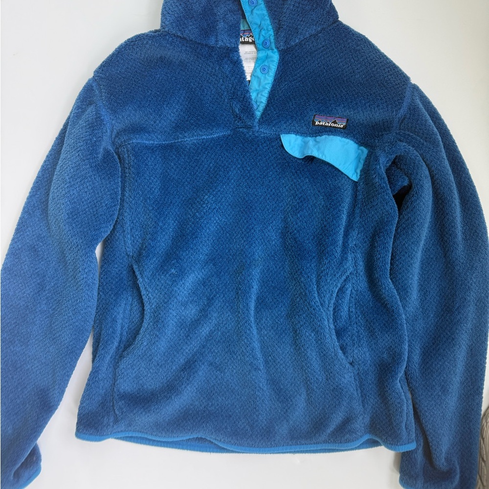 Patagonia Deep Blue Fleece with Light Blue Accent